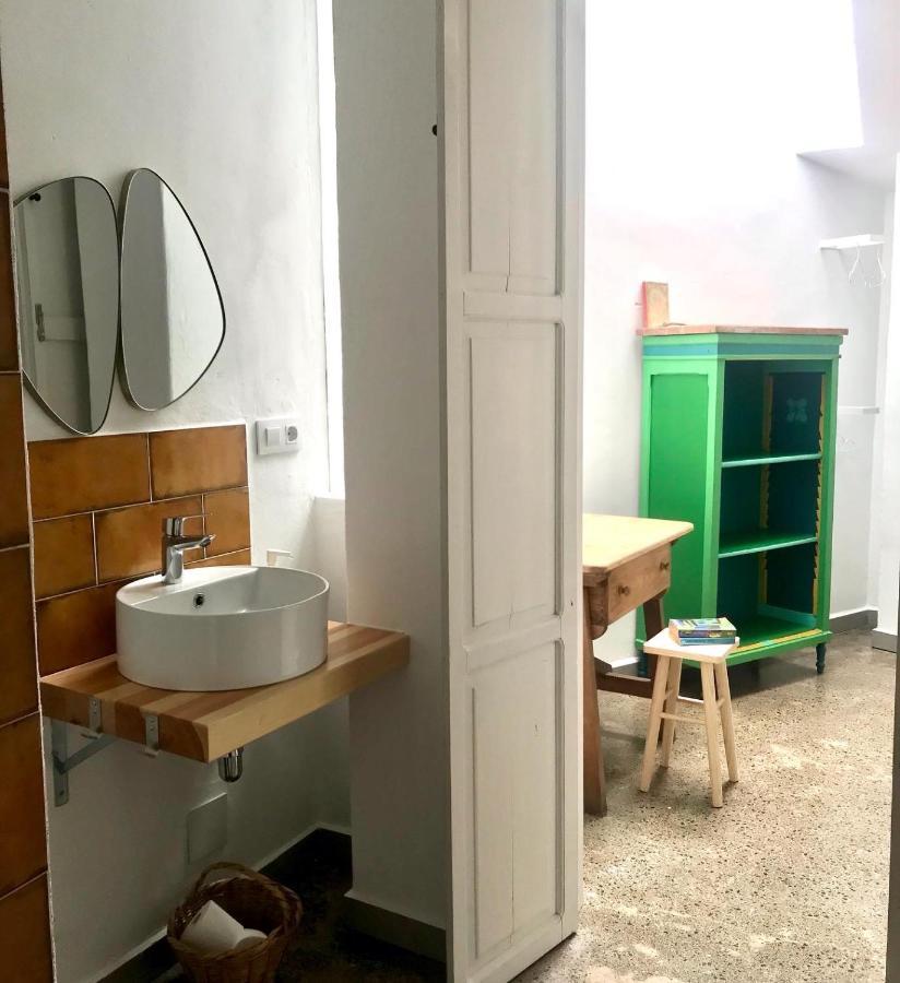 La Casa Movil. Casa De Artistas * Algodonales